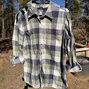 EUC Carhartt Women's Button Down Plain Top, Size 8/10 (Medium)